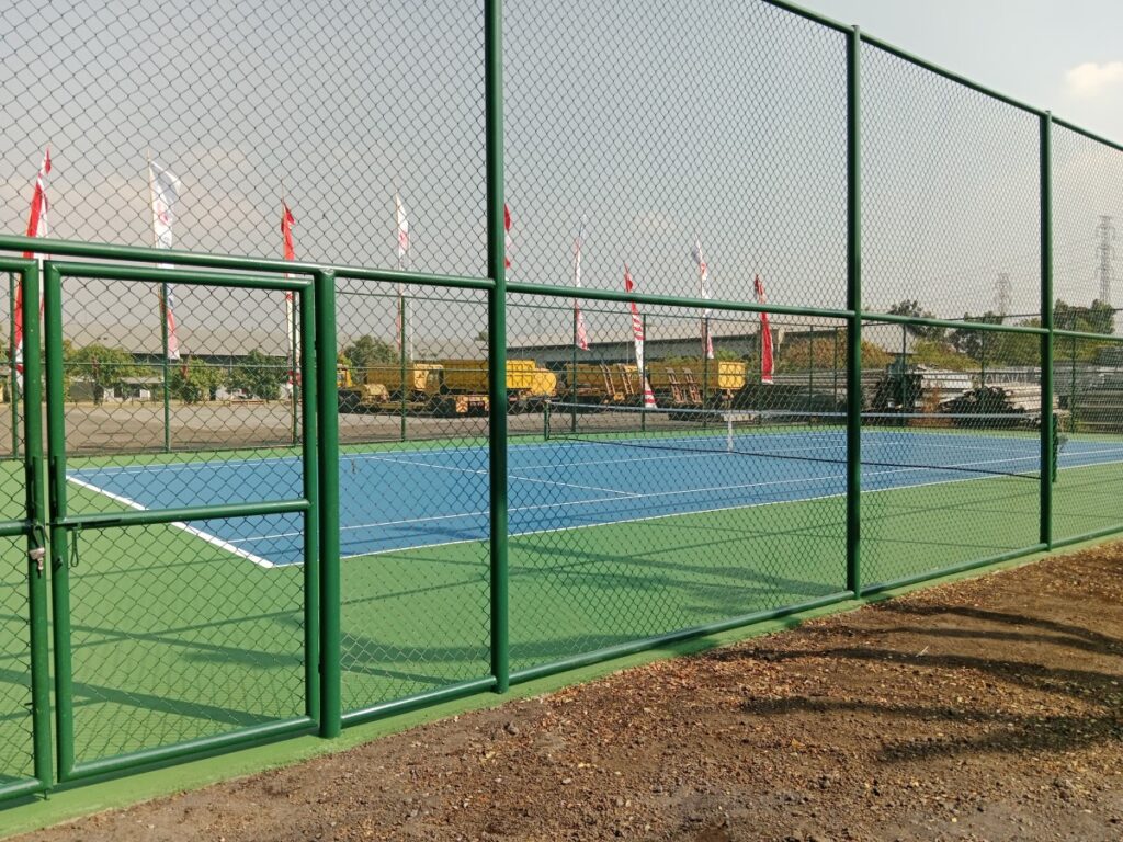 Rumah Lapangan - Pagar Harmonika